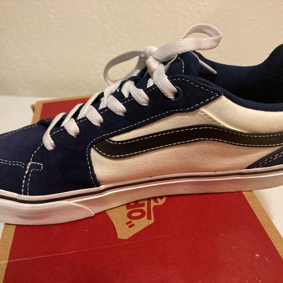 Unisex vans Retro Navy Blue with white tennis shoes - Picture 3 of 8